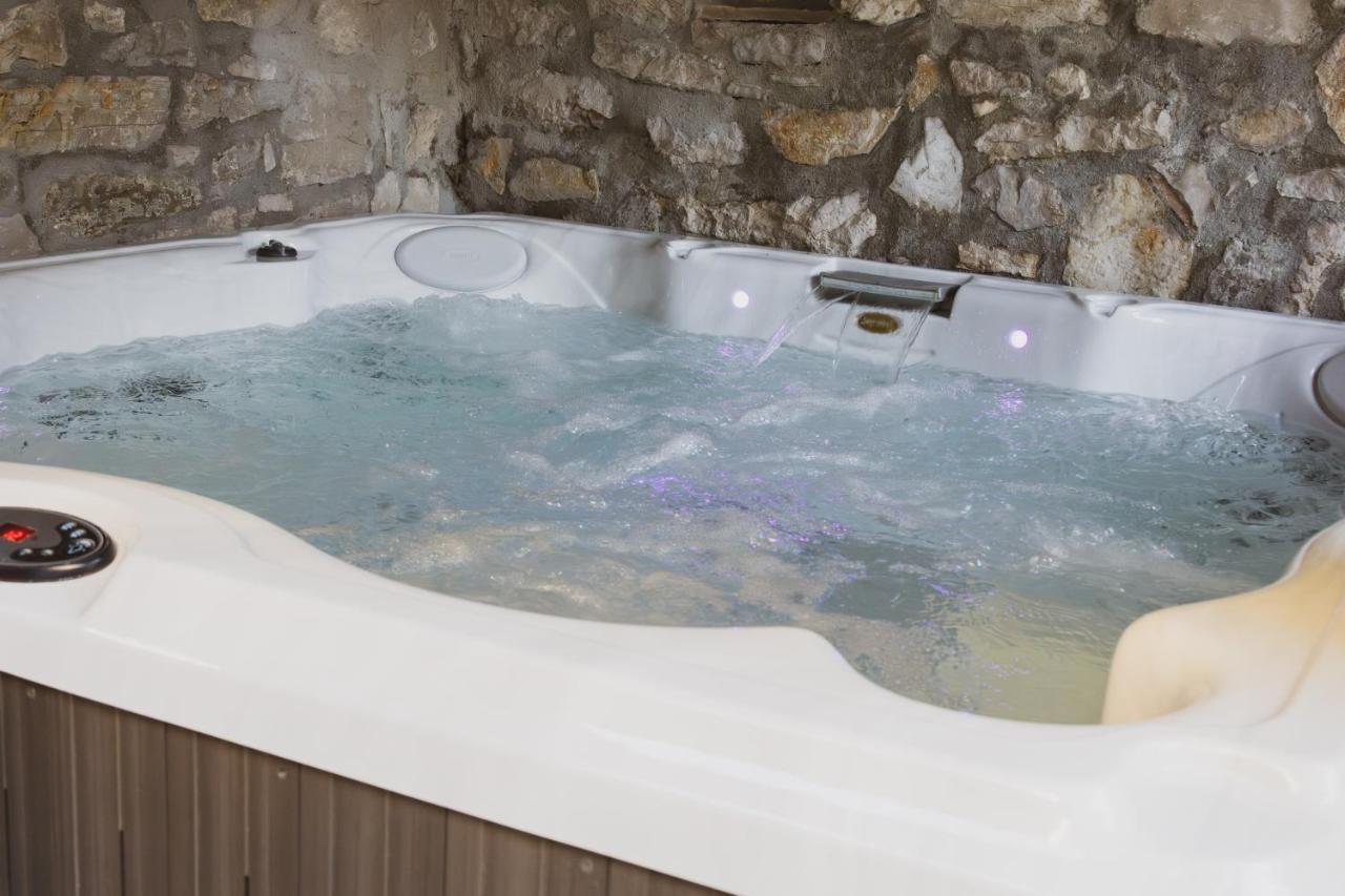 Scardona Rustica, Bed & Breakfast With Jacuzzi, Bbq And Free Parking In Skradin, Krka Apartment Ngoại thất bức ảnh
