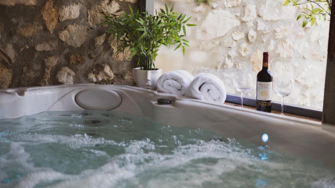 Scardona Rustica, Bed & Breakfast With Jacuzzi, Bbq And Free Parking In Skradin, Krka Apartment Ngoại thất bức ảnh