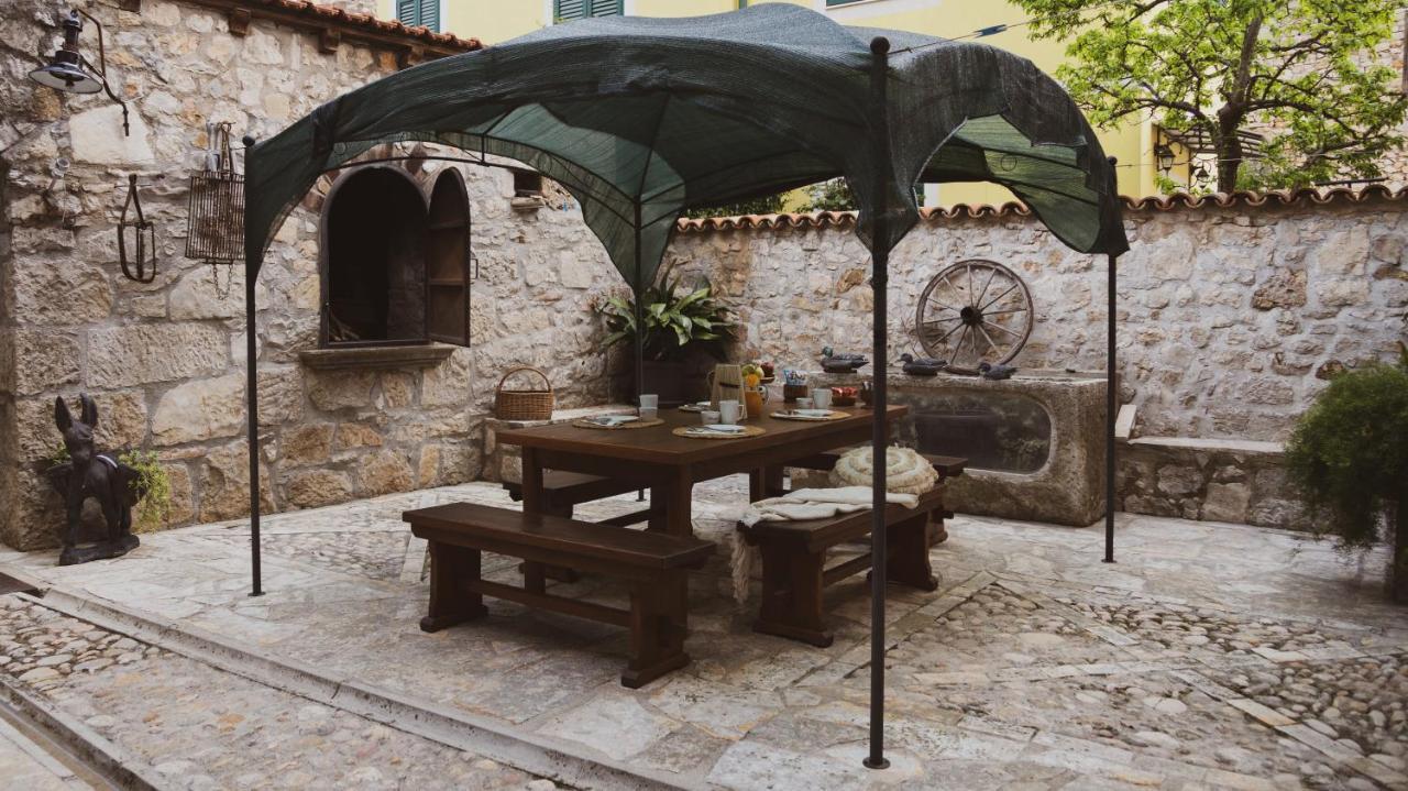 Scardona Rustica, Bed & Breakfast With Jacuzzi, Bbq And Free Parking In Skradin, Krka Apartment Ngoại thất bức ảnh